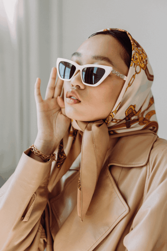 Woman fashionable in sunglasses
